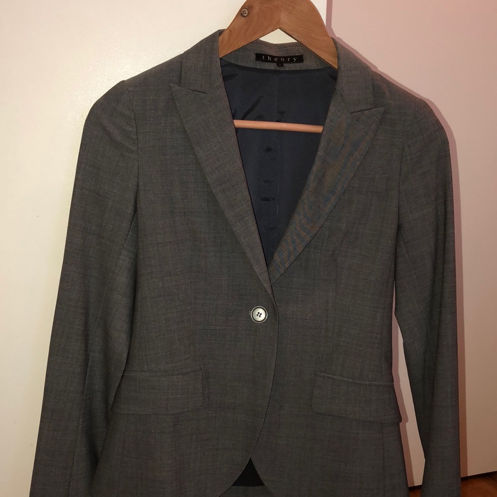 Theory suit Grey size 0